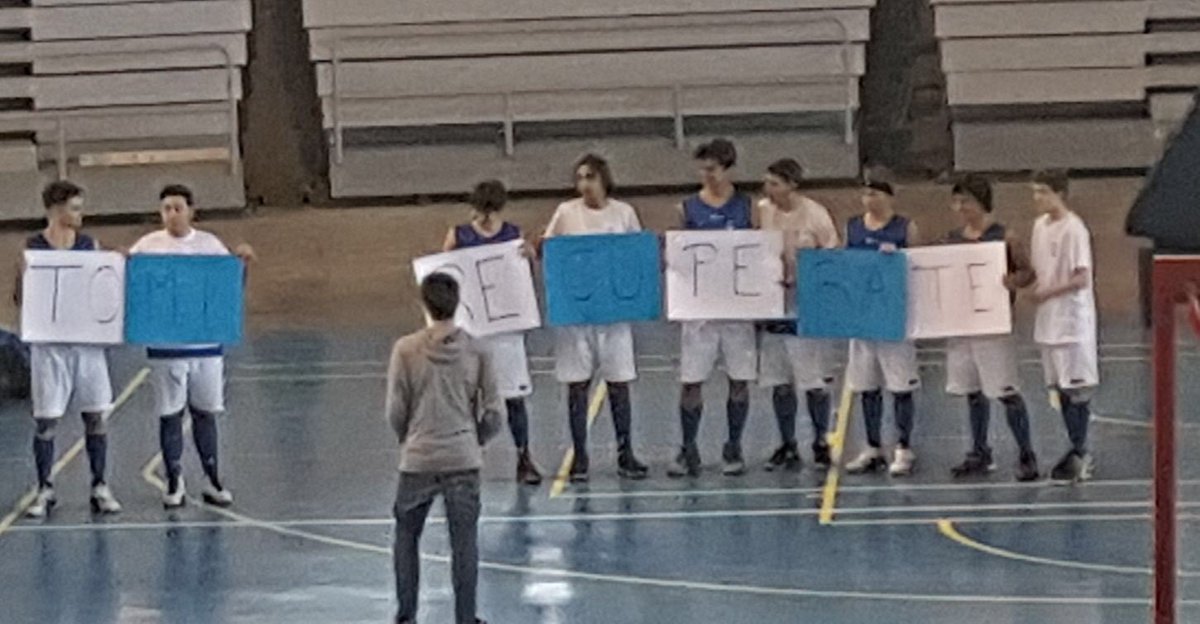 XerezCDBasket's tweet photo. Nueva victoria de los de #RafaSolis y dedicada al jugador #Tomas. Primera vuelta espectacular 9 jornadas 8 Victorias, y esta última #BXCD 48-29 #CiudaddeAlgeciras #cadeteA @CBCAlgeciras @GourmetPlacer https://t.co/stnpSnNFLk