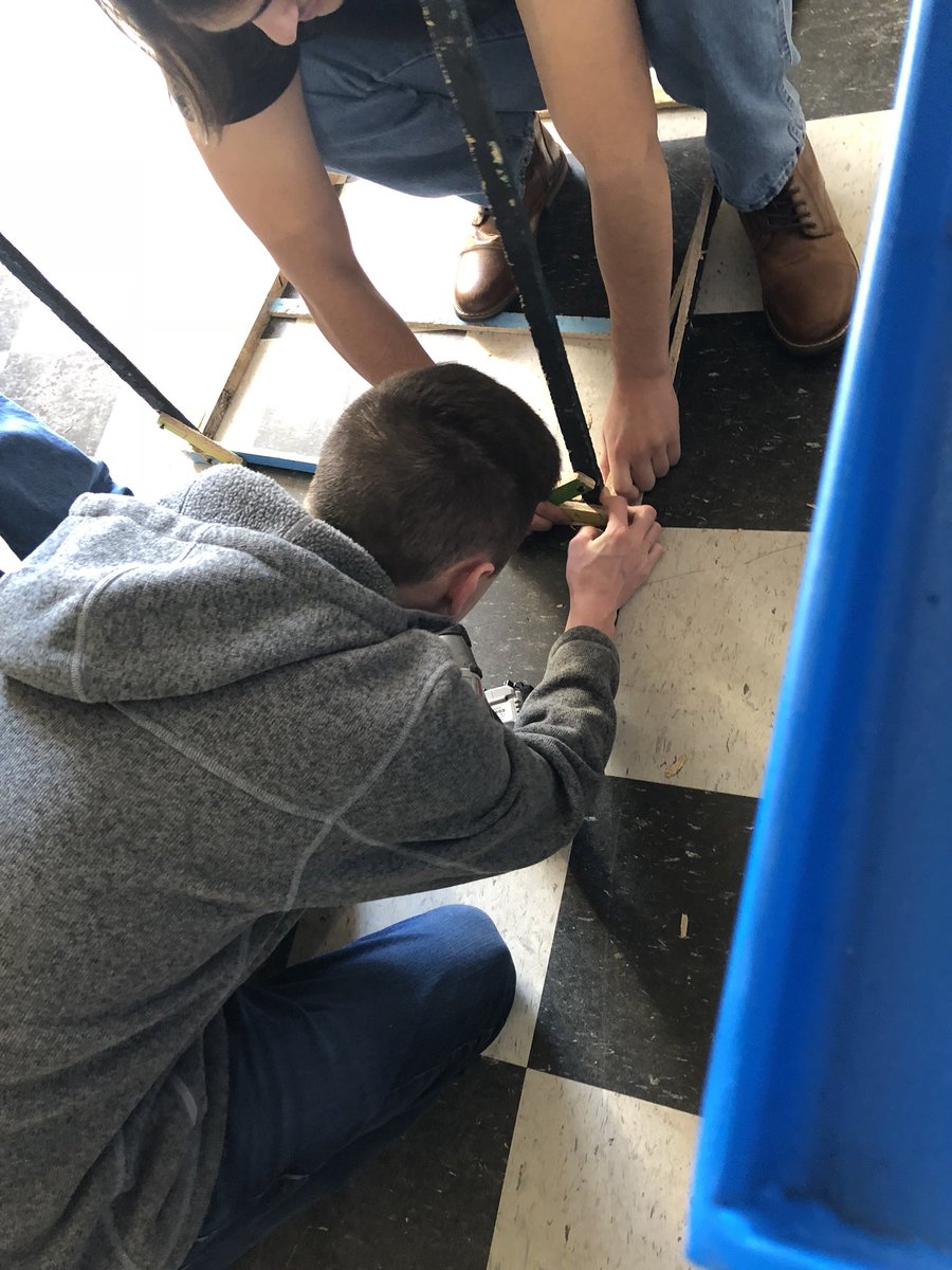 MPHSThinkTank's tweet photo. Things going good with the NASA project. #CreatingSpaceForNASA #TheMount #PBL #Mechatronics https://t.co/n5I8cIDauI