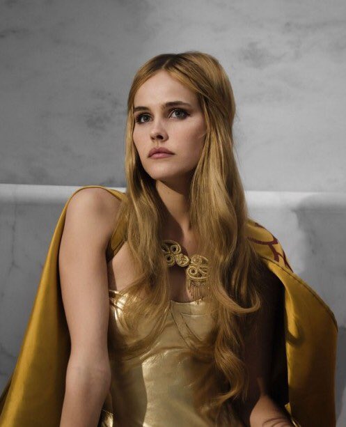    Wishing a very happy birthday to the gorgeous Isabel Lucas! 
