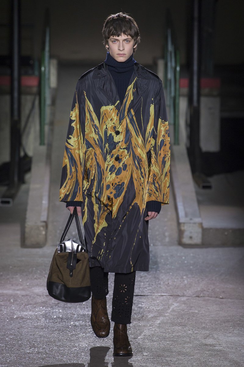 ARTMOD_'s tweet photo. Dries Van Noten Menswear Fall 2018 https://t.co/VVr7Sv8VDm