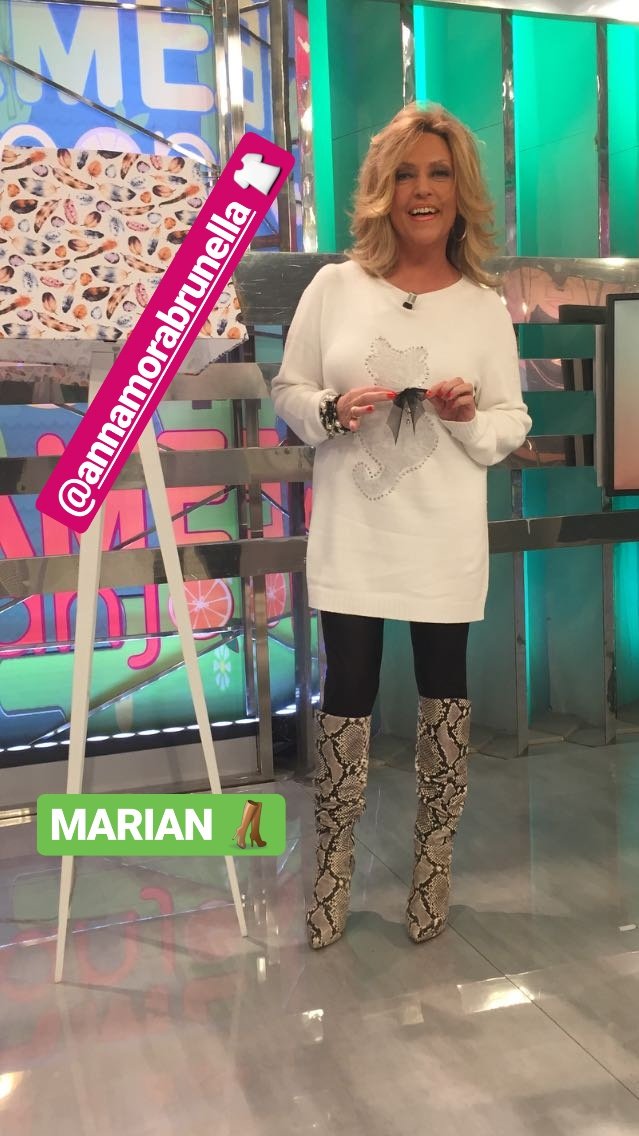 تويتر Lydia Lozano Oficial 👠 على "Así de ideal arranca la semana nuestra Modelo @AnnaMora_es 👕 Botas MARIAN 👢 Pulseras @Davilorios https://t.co/EuEsgXZIzD"