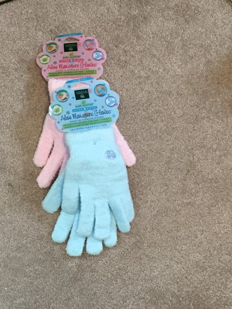 ForgetMeNot_Box's tweet image. Forget Me Not personalized care packages include therapeutic, reminiscent and sensory objects designed to aid those living with Alzheimers and other forms of dementia. #Alzheimers #dementia #reminiscing #sensory #memory #caregivers #personalizedgifts