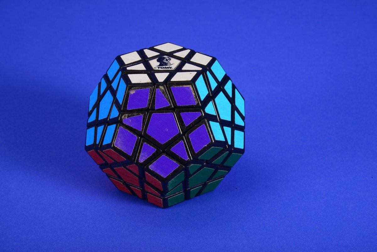 amhistorymuseum's tweet image. Happy National Puzzle Day! 1982 dodecahedron (that&apos;s 12 sides) puzzle in our collection: ow.ly/vvEQ307Vbt3 #MathHistory