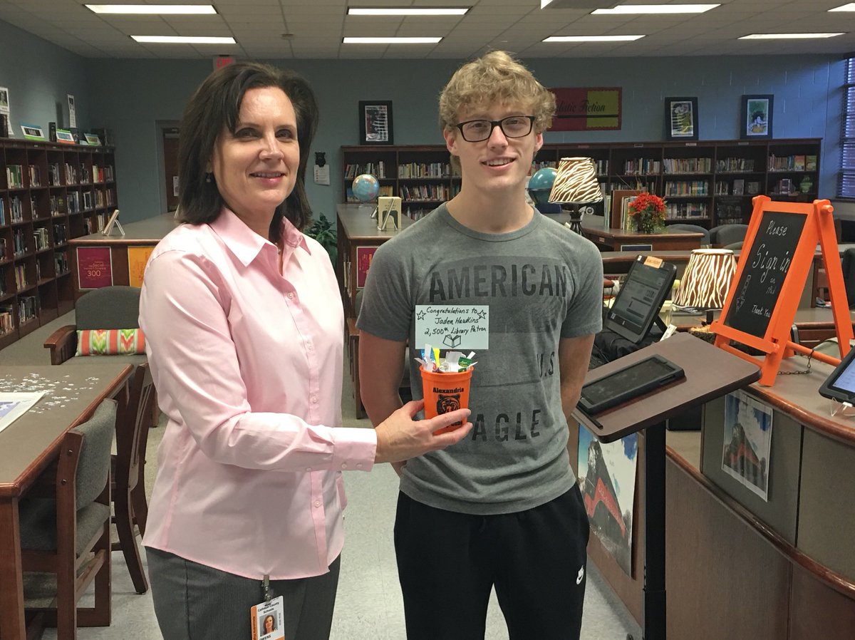 RobynOwens_ah's tweet photo. Congrats to Jaden, the AHS Library’s 2500th patron. Jaden signed in on 1-26-18 to do research and to print. #AlSchoolLibrariesWork @ccboe_news @JenelTravis @MunioLibrarian https://t.co/H9VufSsCUp