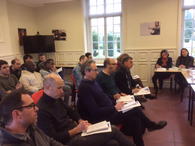 Prefet45_Centre's tweet image. Le dispositif #HOPE pour l'insertion des réfugiés dans le #Loiret a été présenté à la presse par N. Costenoble, SG Adjointe @Prefcentre_45, l'OfII, @poleemploi_RCVL, @AFPA_Centre, #FORCO, @AUCHAN_France
loiret.gouv.fr/Actualites/Com…