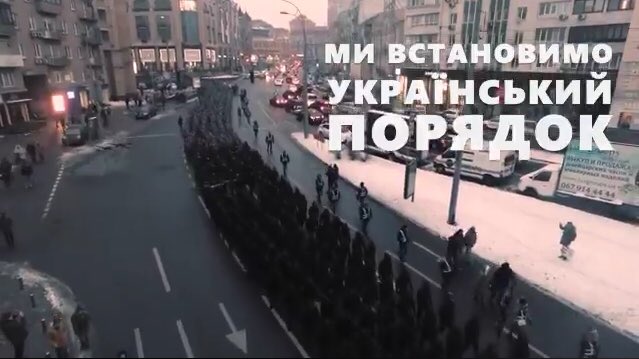 sergio_beloff's tweet photo. В Куеве (не путать с городом-героем Киевом) прошёл весьма забавный военизированный гей-парад «национальных жён» (дружина (укр.) - жена) Авакова. Примечателен лозунг «Мы установим украинский порядок», источающий вонь фашизма которого вна Украине нет. Куевляне, вам понравилось? https://t.co/71k8m5uxkw