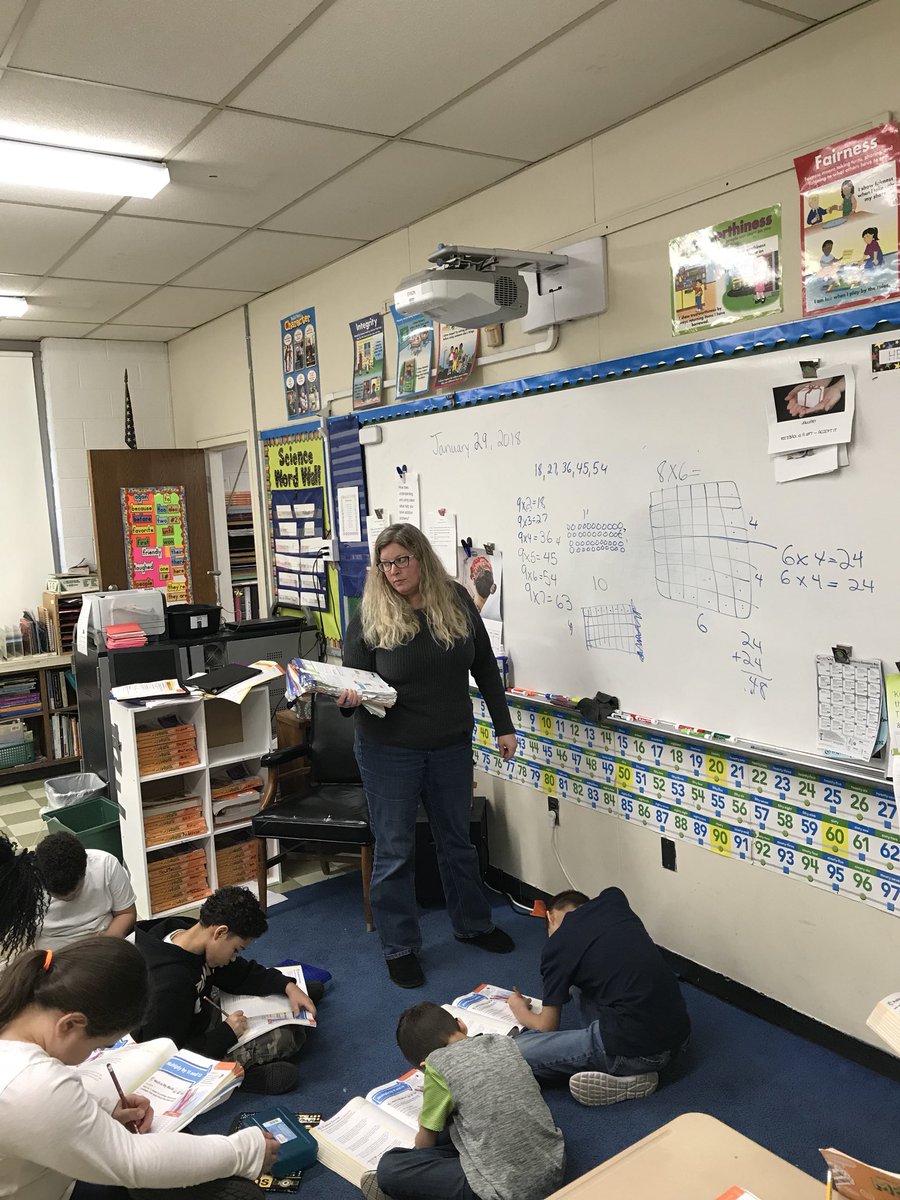 Tderiso10's tweet photo. @greystone_np 3rd Gr Ss work collaboratively on math problem solving in #teacherstation & independently @jodygraziano1 #NPSDrocksmath! @InnovateRI @nprovschools @NPAsstSupt @NProvSupt @GinaPicard @RIDeptEd #empower-kids https://t.co/Niiaus6t14