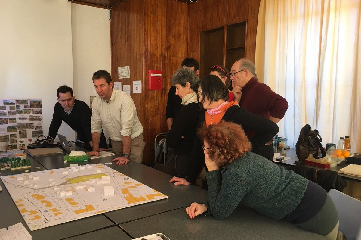 PolygoneSA's tweet photo. 📌 #BRIGNAC (34) : après la récente réunion du #groupe de #travail «architecture», Abri'Co à Brignac, l’association des futurs habitants du projet d'#habitat participatif, était ce jour en mode échanges+réflexions 🤔 en présence de nos administrateurs. https://t.co/4pYvrrn55T