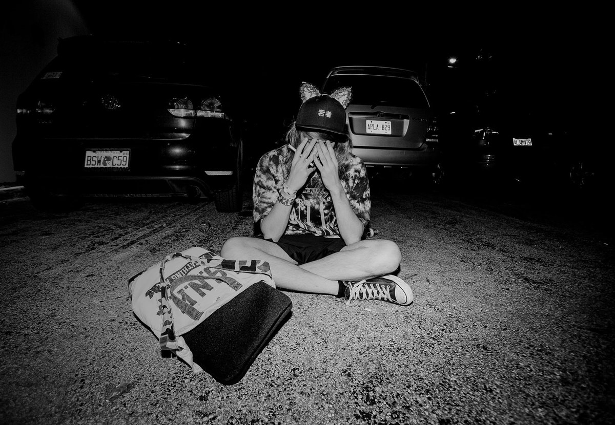 emgessentials's tweet image. Today we’re raffling off a pair of @CASHMERECAT tickets! Stop by from 10-2 outside the EMU and say hi.