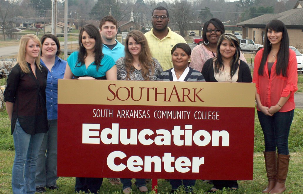 ExpectMoreAR's tweet photo. On campuses in #ElDorado & Warren, AR @SouthArkCC offers 19 associate degrees and more than 40 certificates in health sciences, career technical education, liberal arts, and business and technology #STEM #KnowThe22 https://t.co/4zPZX0UnvJ https://t.co/NqeHAd9Eg8
