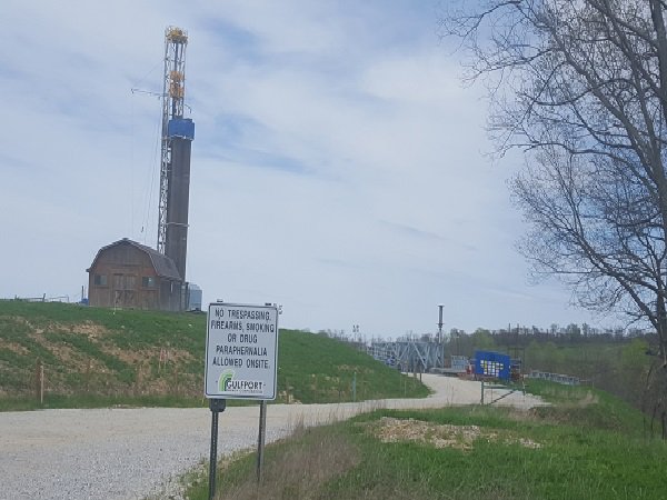 ThrivingEarth's tweet photo. #GPC2017 Projects Matched: #BarnesvilleOH #CambridgeOH #RobinsonSmithTownshipsPA have scientific leads 2 support #airquality & #waterquality #fracking projects. Learn abt John Stolz @duqedu , Chris Spiese @ohionorthern & Albert Presto @CarnegieMellon @theAGU @AGUSciPolicy https://t.co/pTwbi45My1