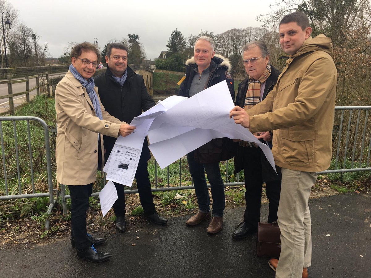 departement86's tweet photo. #Dangé Saint Romain : réunion sur les travaux du pont en 2018/19 avec #CDaguisé Maire, et les Conseillers Départementaux #GBeaujaneau #FBock #APichon https://t.co/lPfBkAu2cP