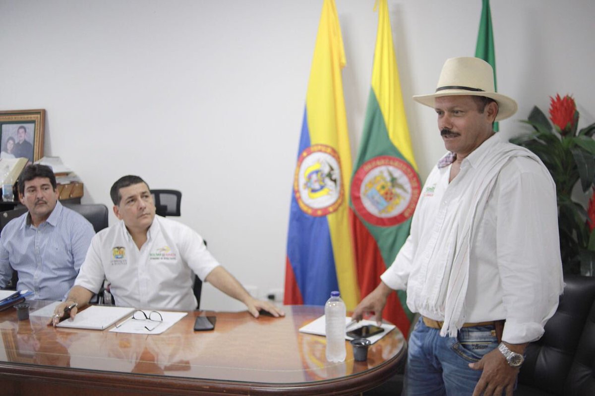 dumek_turbay's tweet photo. Realizamos el #ConsejoDeSeguridad junto a los alcaldes del sur de Bolívar, @COL_EJERCITO y la @policia. Definimos las medidas de seguridad que afianzaremos y revisaremos de qué manera apoyaremos a las personas damnificadas por el atentado vil de hace dos días en #Buenavista. https://t.co/9oF6kArPoW