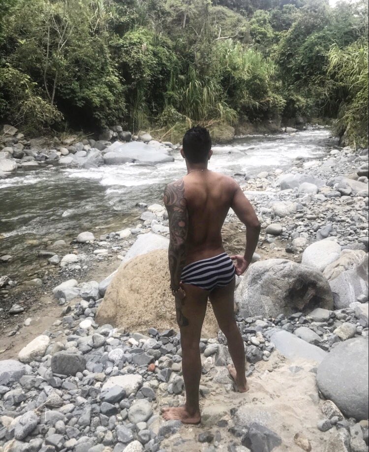 Jonathanshortyy's tweet photo. #Rio 🌊🌳🌿🍃😎 https://t.co/ybcJ9ozdbX