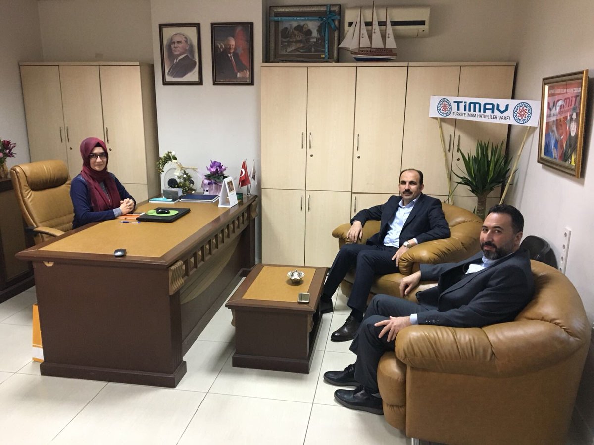Ak Parti Selçuklu İlçe Başkanımız Mustafa Hakan Özer ile birlikte Ak Parti İl Kadın Kolları Başkanlığına atanan <a href="/esra_dogannn/">Esra ünal</a> hanımefendiyi ziyaret ettik. Allah muaffakiyetler versin.