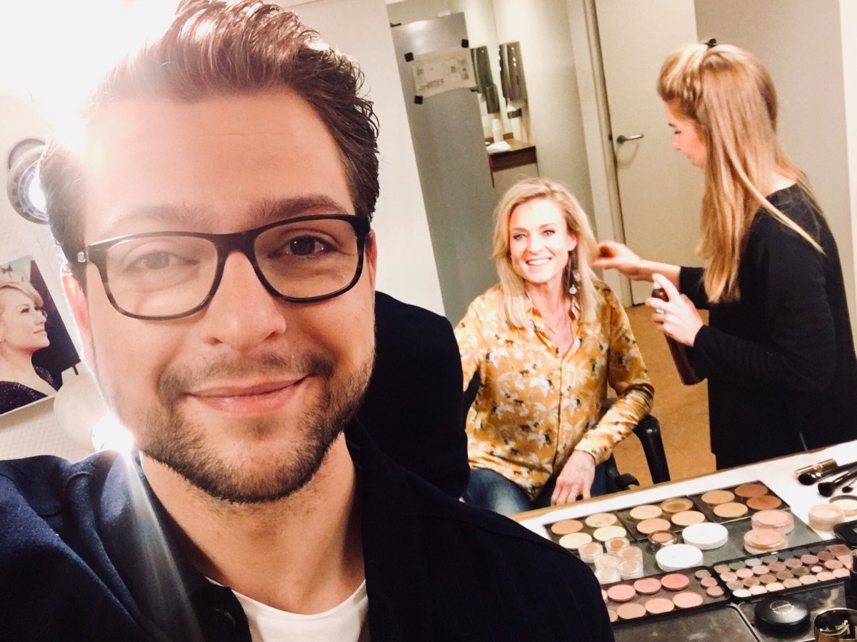 Klaar voor een nieuwe <a href="/EditieNL/">editienl</a>, over 5 minuten op @rtl4. Samen met <a href="/margreetbeetsma/">Margreet Beetsma</a>! Tot zo!