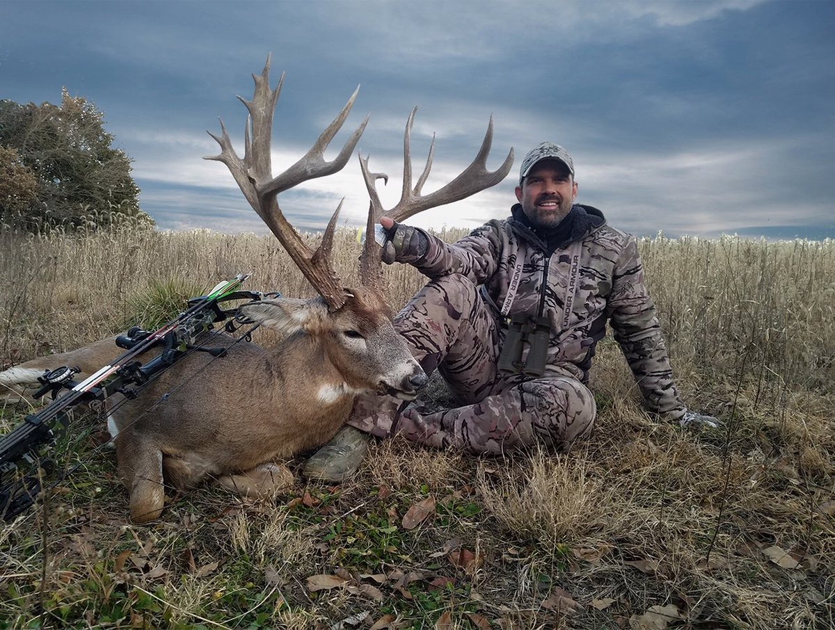 In the latest episode of the Drop-Tine Report podcast, Tracy Breen interviews Lee Lakosky from @TheCrushTV about is 207-inch Iowa Giant. Listen by following the link. redneckblinds.com/blogs/hunting/…
