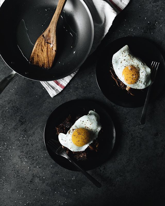 thekygent's tweet photo. What the majority of my mornings on @whole30 have looked like but not mad about it at all. Anybody else start 2018 with #whole30? If so, whoโs excited that itโs almost over?! #tkgeats #madeincookware https://t.co/i3qcivUgKS https://t.co/3vGB8I0nPg
