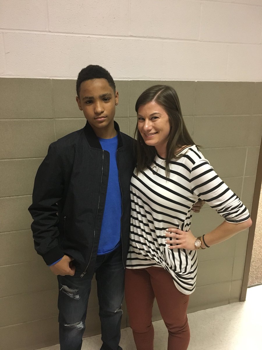 KA_Intermediate's tweet photo. Deon was nominated by @mspalmer8 for our #GoodNewsCalloftheDay today!  He has really taken responsibility for his success in Reading class and his positive attitude has not gone unnoticed!  Smile Deon 😉 https://t.co/voqHha5geO