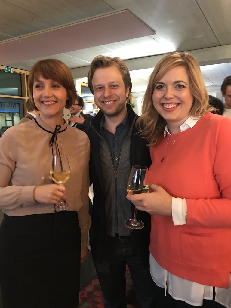 HHStartups's tweet photo. Noch entspannt das Team von #qualitize mit @SinaGritzuhn #sxswhh #SXSW2018 #sxsw #hamburg https://t.co/6N1CRDKRkW