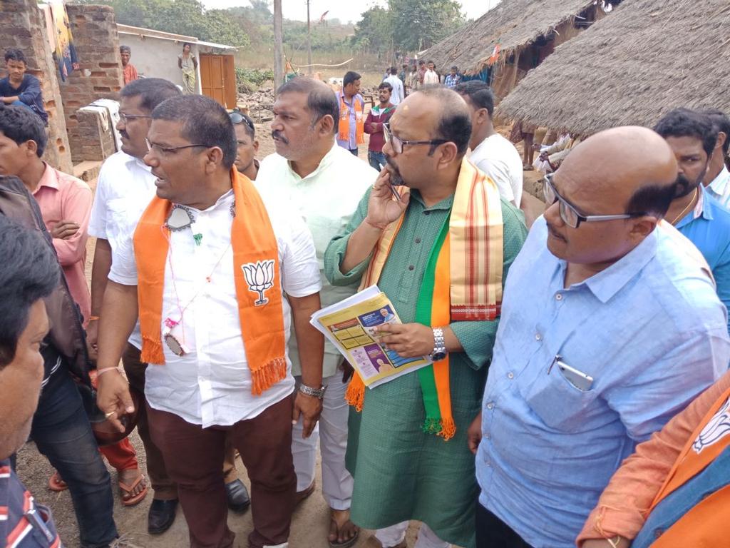 sarojsabat's tweet photo. Village of #Odisha but has 3 names. Surprisingly  the @bjp4odisha team found 2 names of same under 2 different #panchayats of Ganjam and Gajapati dist while the same is under #srikakulam dist of #AndhraPradesh This is governance of Ideal @cmo_odisha #NabinHataoOdishaBachao https://t.co/iqXxXaeE0C