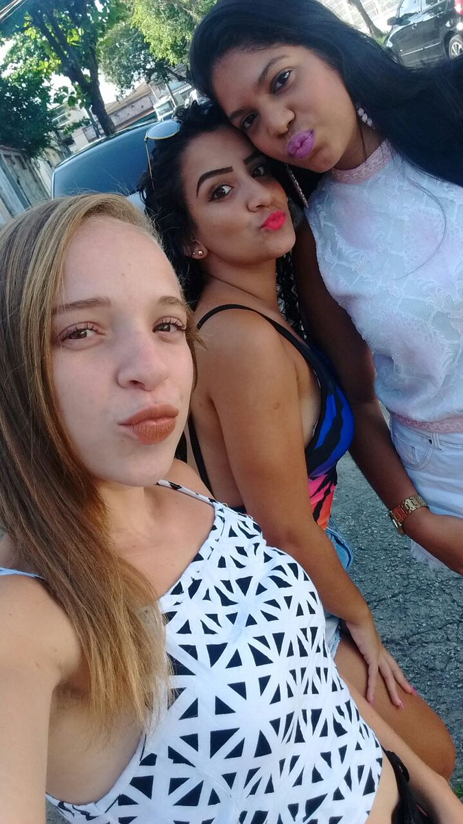 _mamaedobryan's tweet photo. Da escola pra vidaaaa ❤😍
#Migaaaas @gabyycunhaa @RodrigueEvellyn https://t.co/ti8c3sStU4