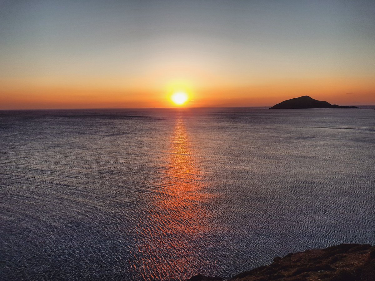 svitforyou's tweet photo. Magnificent Temple of Poseidon in #Sounion near #Athens
Admired by Byron, it boasts the most beautiful sunset views in #Greece 😍📸🌅
_
#ThisIsAthens
#GreekBreak🇬🇷
#travel #travelblog #travelblogger #traveling #exploring #visitGreece
RT https://t.co/CbIMVvIUw4