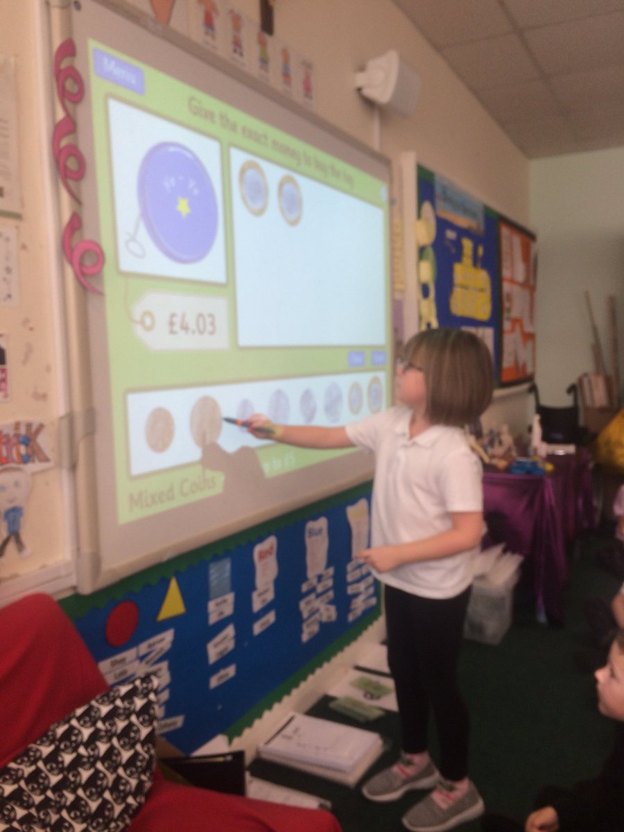 GabrielAssisi's tweet image. P3/2 adding combinations of money to £1/£5/£10 and £20 for some. 💷#numeracyacrosslearning #MoneyMondays