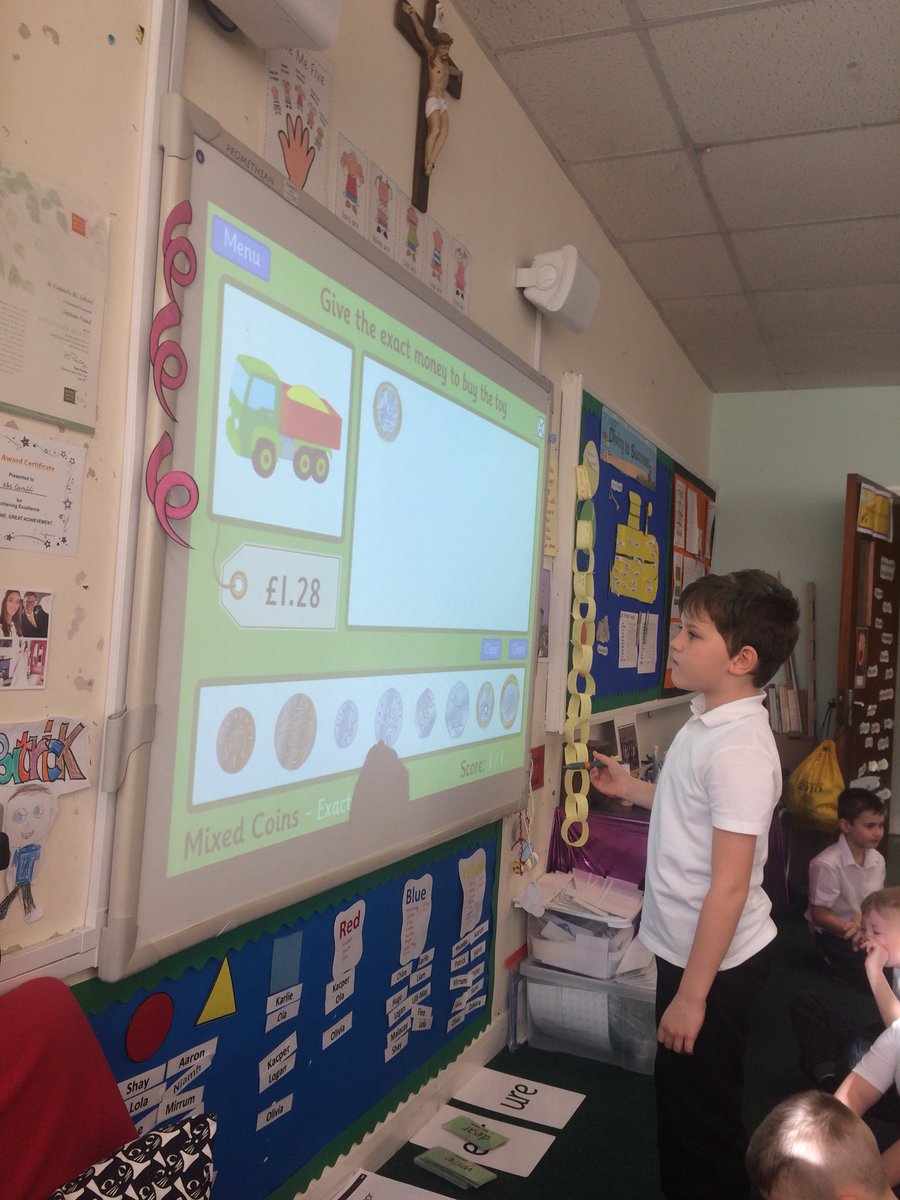 GabrielAssisi's tweet image. P3/2 adding combinations of money to £1/£5/£10 and £20 for some. 💷#numeracyacrosslearning #MoneyMondays