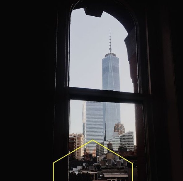 Pulseadvertisg's tweet photo. #NYC Office Spotlight! Take a peak into our work space, located in #TriBeCa with a breathtaking view and #PulsePower details #PulseAdvertising #PulseMgmt https://t.co/APDT5bZQCo