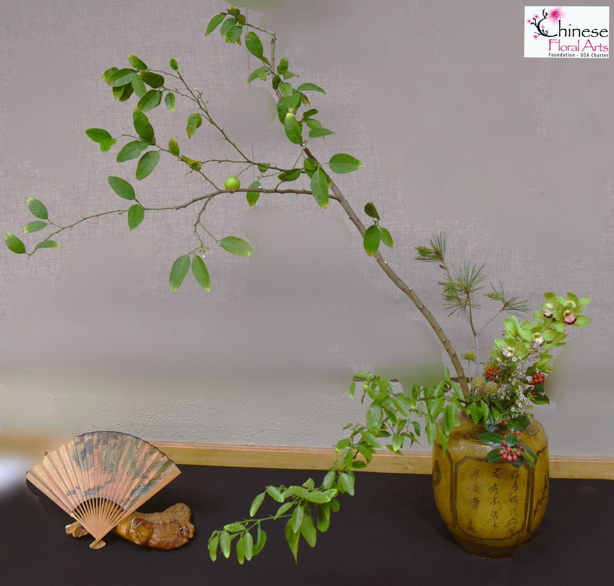 ChineseFloral's tweet photo. #Asymmetrical form is a distinctive feature of #Chinese #flowerarrangement.  非對稱造型是 #中華花藝 的 #特徵。#cfafuse 🌺 #sanmarinobuzz 😎 https://t.co/gQ6ovEBxRx