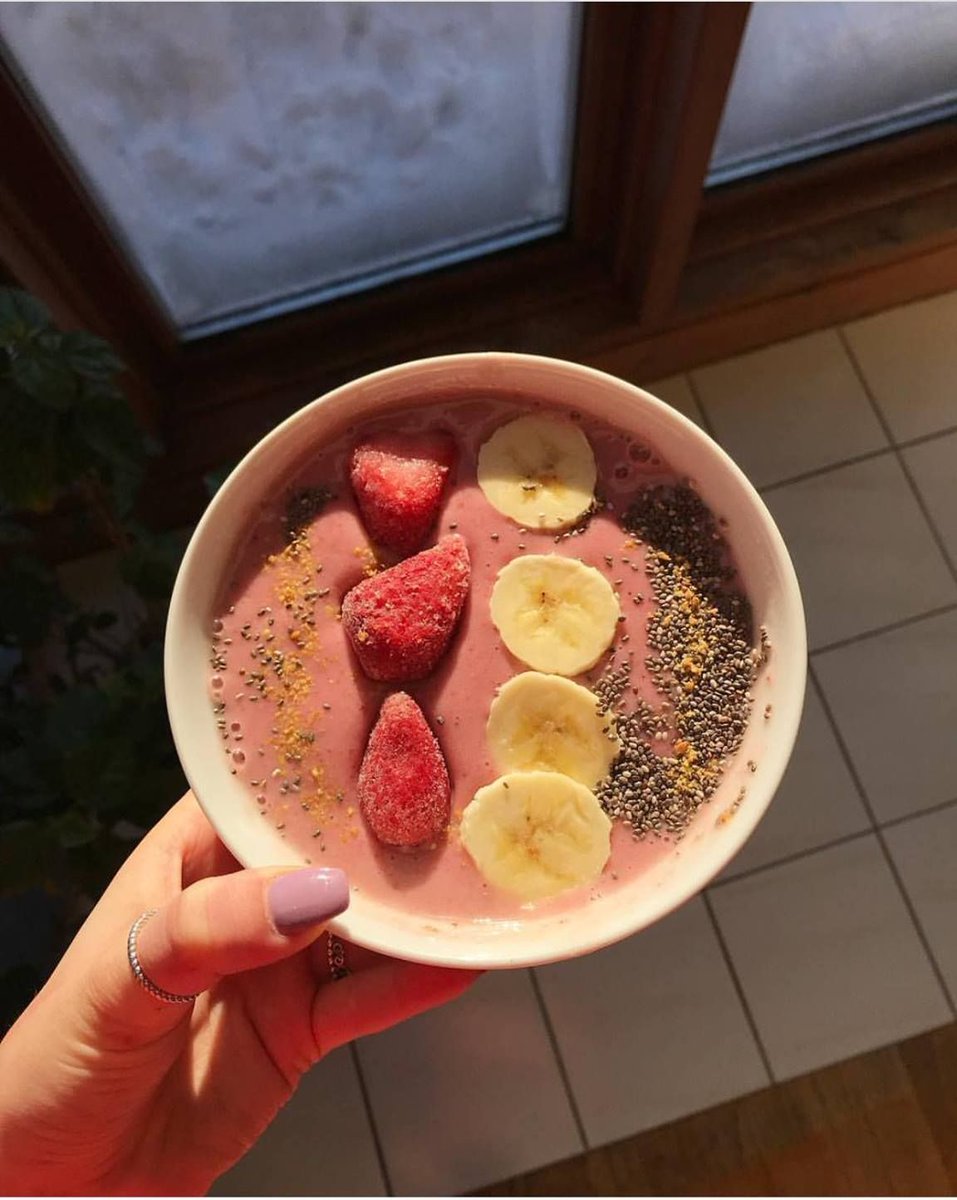 SuperbSmoothies's tweet photo. Smoothie lifestyle all day every day 😎
Tag us to your smoothie pictures for a chance to win one of our smoothie mix pack!
#smooithie #healthylifestyle #goodfood #win #prize #smoothiebowl #yummy https://t.co/3w4tlkVpbU