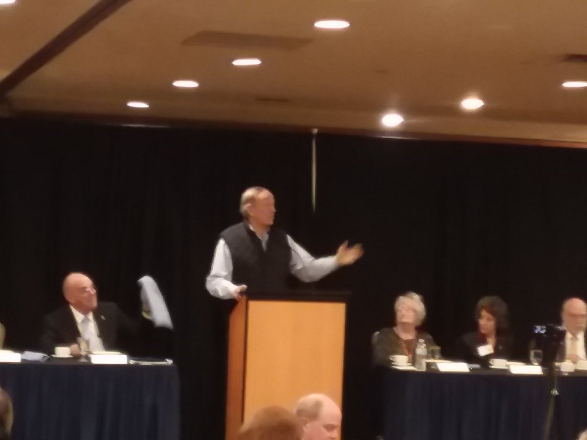 BKConservatives's tweet photo. Thanks to Gov. George E. Pataki stepping in as luncheon speaker at #cppac. Winner with Conservative Party votes as his margin of victory, explains how conservative policies and candidates can succeed now! Chairman Mike Long introduced. https://t.co/HMs8aei0a1