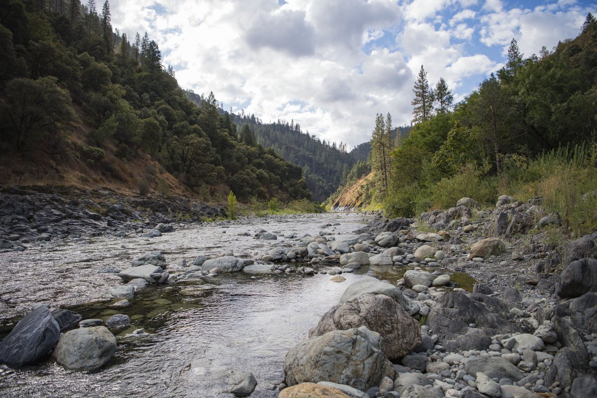 BLMNational's tweet photo. Here's a little #MondayMotivation! Our #NewYearNewAdventures series continues! We're sharing some of our favorite rivers across BLM-managed public lands! Perfect additions to your #2018bucketlist: https://t.co/vh73iJpD6c https://t.co/rGIRr9xpFF