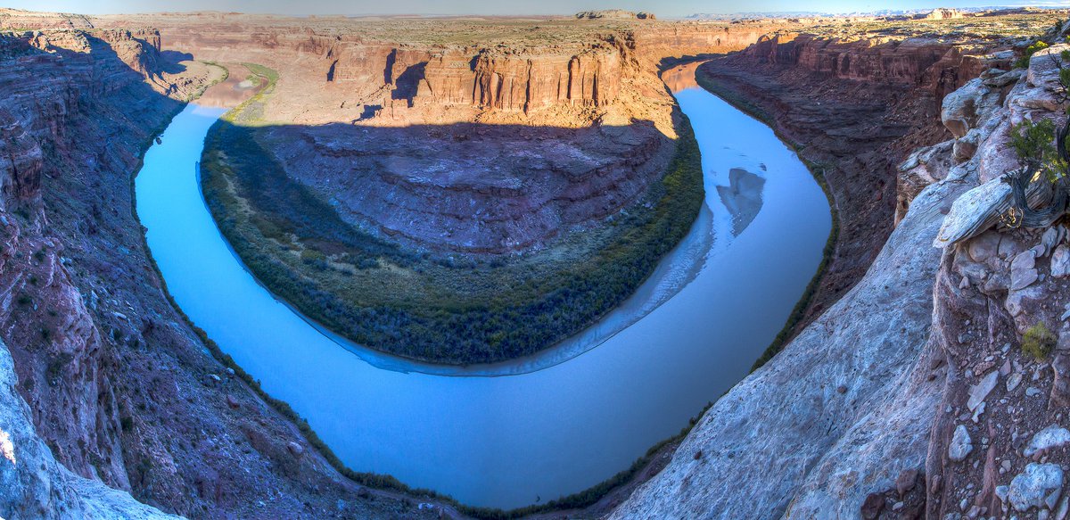BLMNational's tweet photo. Here's a little #MondayMotivation! Our #NewYearNewAdventures series continues! We're sharing some of our favorite rivers across BLM-managed public lands! Perfect additions to your #2018bucketlist: https://t.co/vh73iJpD6c https://t.co/rGIRr9xpFF