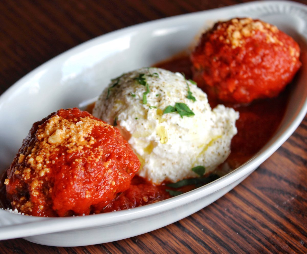fandfpizza's tweet photo. How can you resist 'Nonna's Meatballs with Pomodoro, Parmigiano and Fresh Brooklyn Ricotta!? https://t.co/kHRNOFcvvl https://t.co/unc5bD3Rin