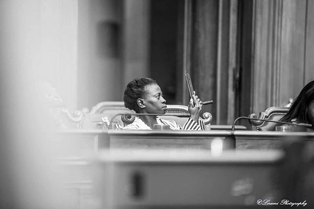 BlackyGyan's tweet photo. Et souvent, je fais ma mamarazzi .
📸 @ramirez_lerami
#blackygyan #tbt #repaf #signature #livredor #prix #womaninbusiness https://t.co/P1ToixdMF7 https://t.co/Gwnc2CyJrd