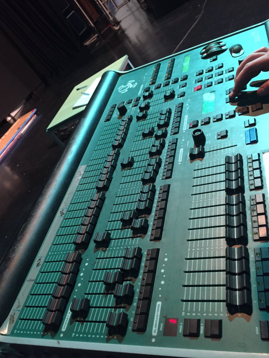 Production_CW's tweet photo. Great morning session today learning more about the fat frog and rigging #productionarts https://t.co/24rEbslxUx