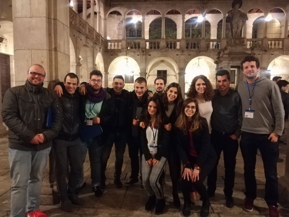 scq_iec's tweet photo. Acaba el primer día de la #XTrobadaSCQ de la @SCQ_IEC a l’@IEC i els Joves estan contents. https://t.co/CqIJyr9DzM