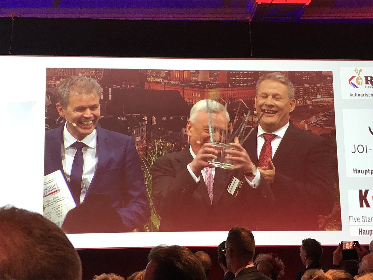 hotellerie_de's tweet photo. Wir gratulieren Ernst Fischer von Herzen zum Special Award Hotelier des Jahres 2018 !! #HDJ2018 https://t.co/fbKA2WDXN3