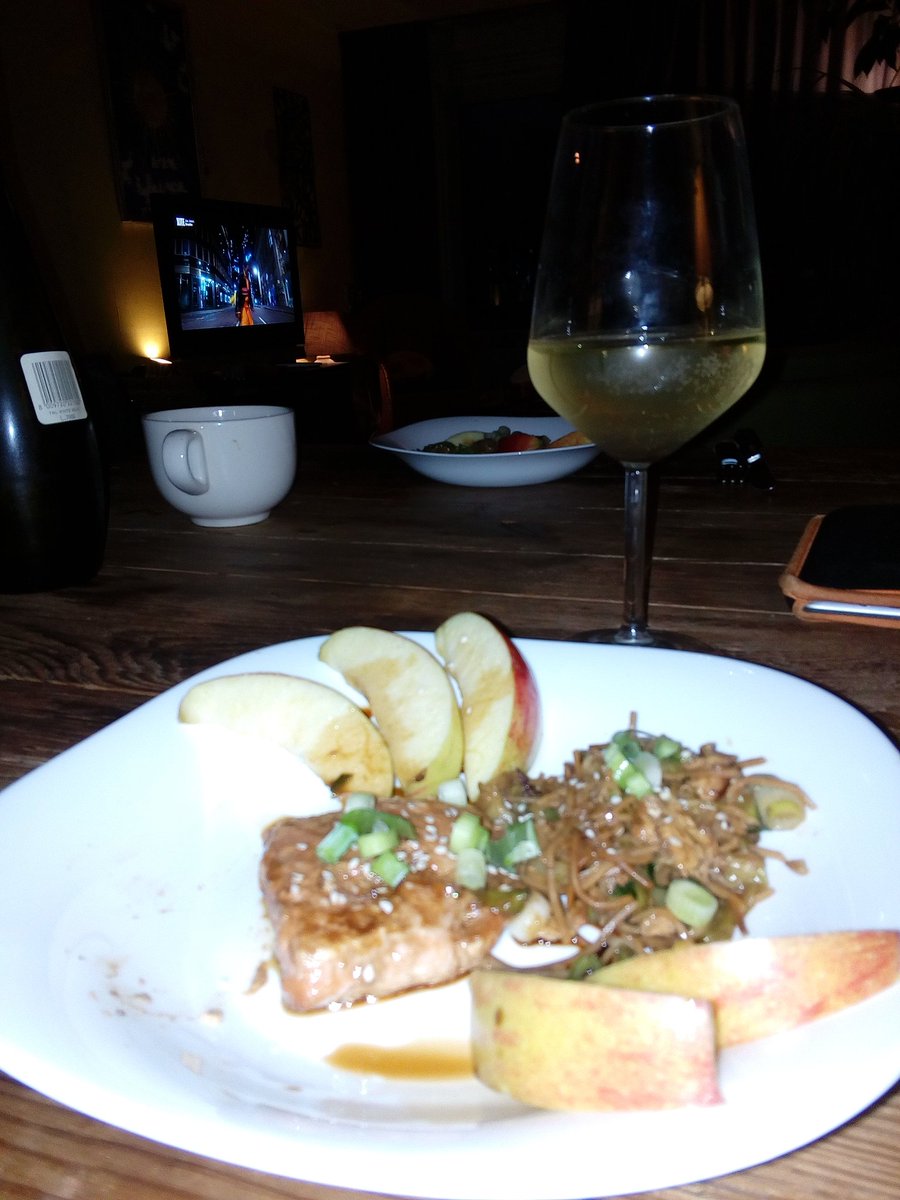 Marcellinav's tweet image. Wat kan die kleindochter van mij.toch heerlijk koken @ culinaire verassing