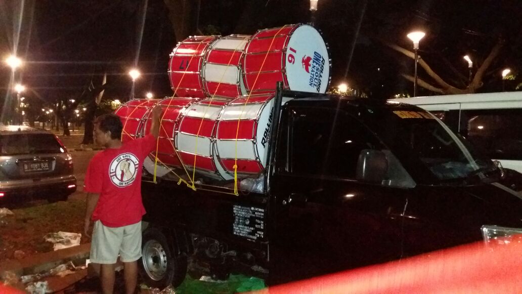 arema_98's tweet photo. FINAL BAKAL PENUH KREASI TANPA VANDALISME SIAP JUARA SIAP KALAH #SudahKamiBuktikan 19Feb2017 https://t.co/QRNpxQKnUY