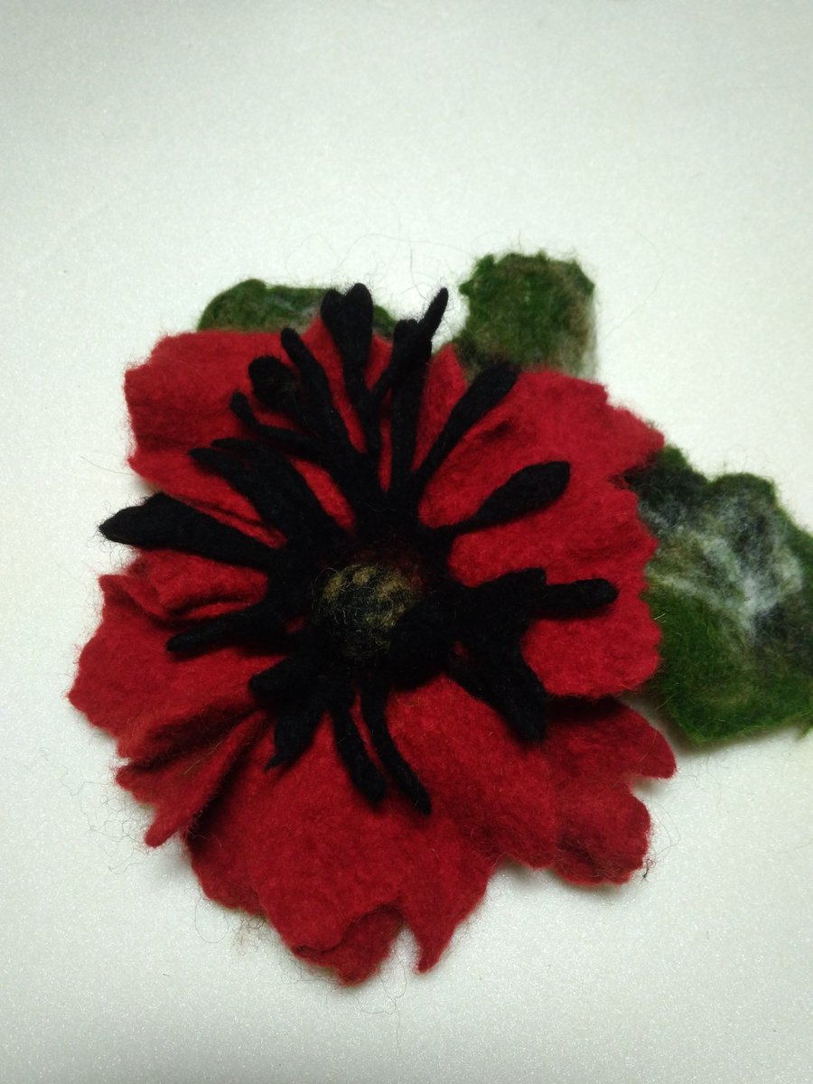 Alivefelt's tweet image. Мак - символ неувядаемой молодости и женского очарования. Брошь придаст вашему образу неповторимость и оригинальность и, конечно, не оставит вас без внимания. Цветок из натуральной шерсти очень лёгкий, прекрасно держит форму.
livemaster.ru/item/24933829-…