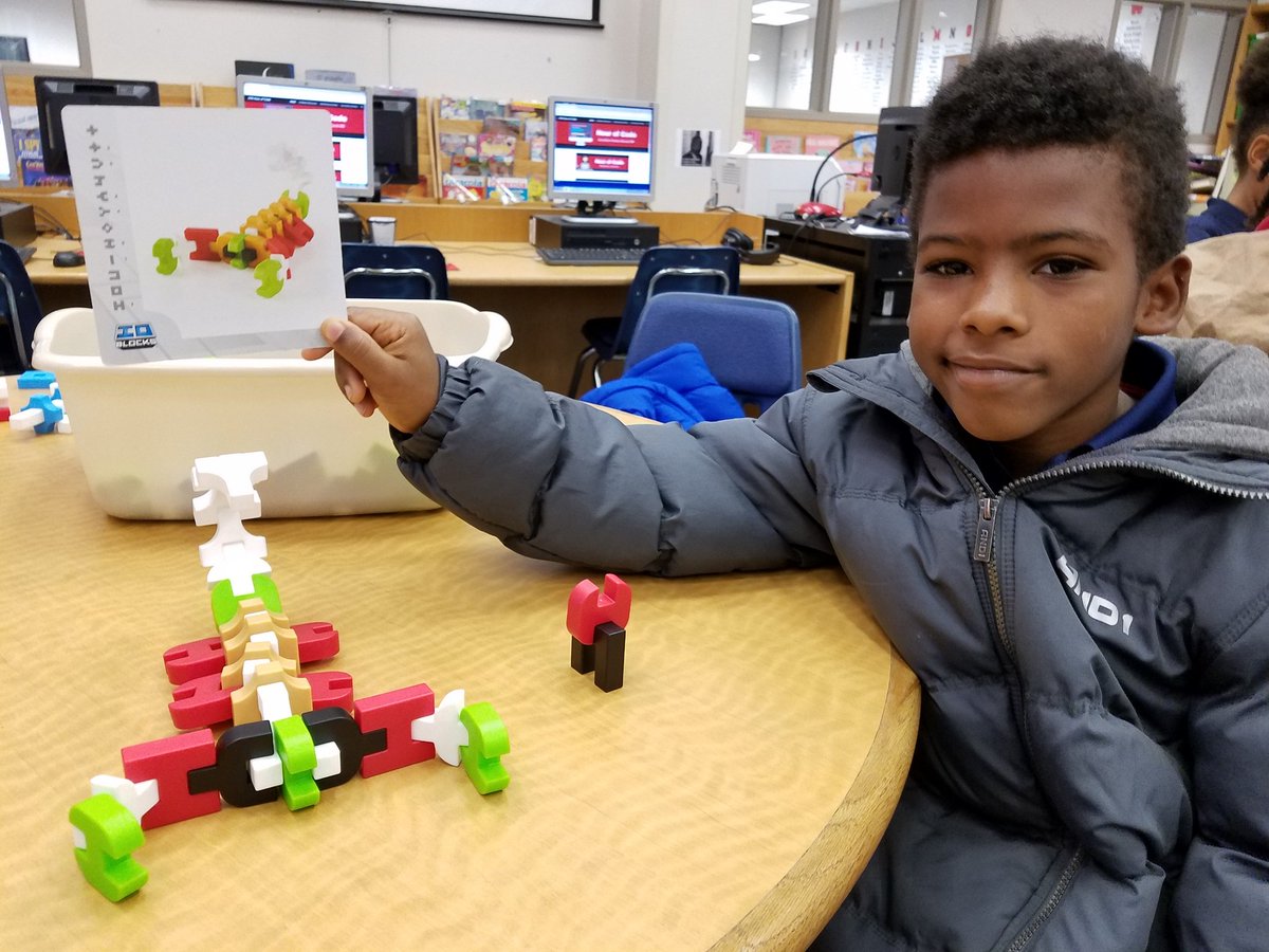 BlalackLibrary's tweet image. Makerspace challenges for our 5th graders! #mcwplc #makerspace #mcwchallengeaccepted