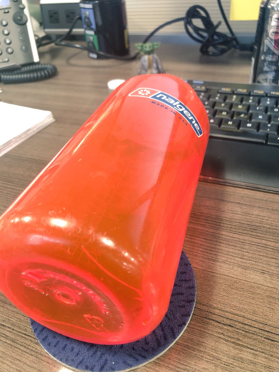 flora0212's tweet photo. R.I.P. best water bottle I’ve ever had. We’ve seen a great 7yrs. *cue the sappy music* @NalgeneOutdoor (Ps: I wonder if this color still available?) https://t.co/D6oCkoACbz