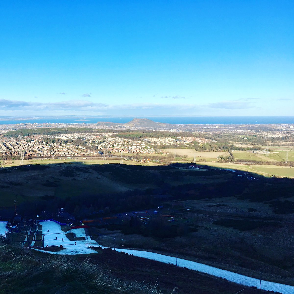 smurfmurphy02's tweet image. Everyone going on foreign ski trips ain't got nothing on Hillend ⛷#notjealousoranything #snowisoverrated