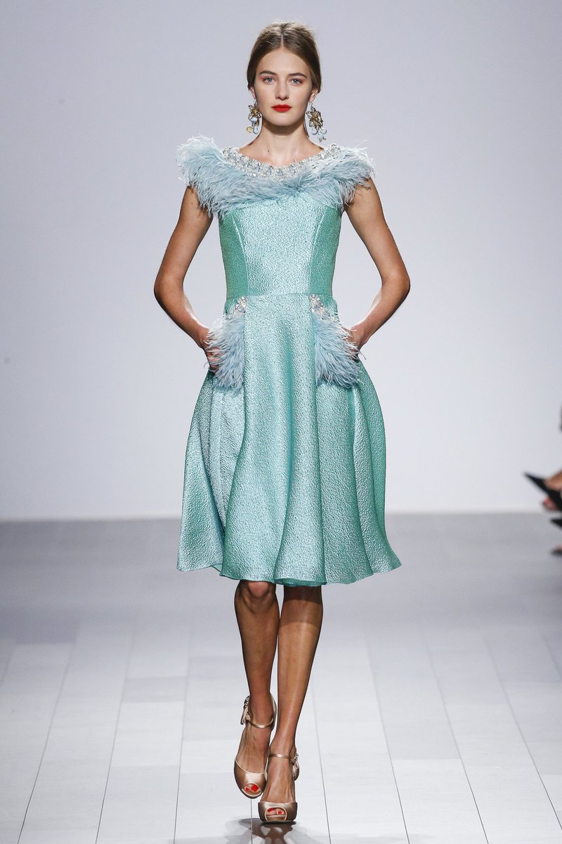BadgleyMischka's tweet photo. Badgley Mischka SS18 #BMSS18 https://t.co/LhuJAjhWxV