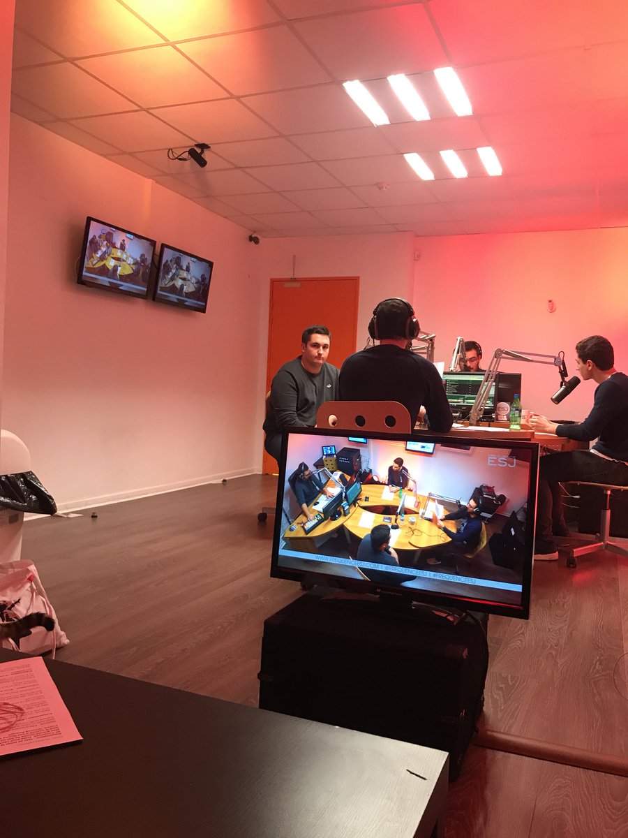 mcrolot's tweet photo. En direct ! #HebdoSport #Fesj https://t.co/ZT4p9r6nht