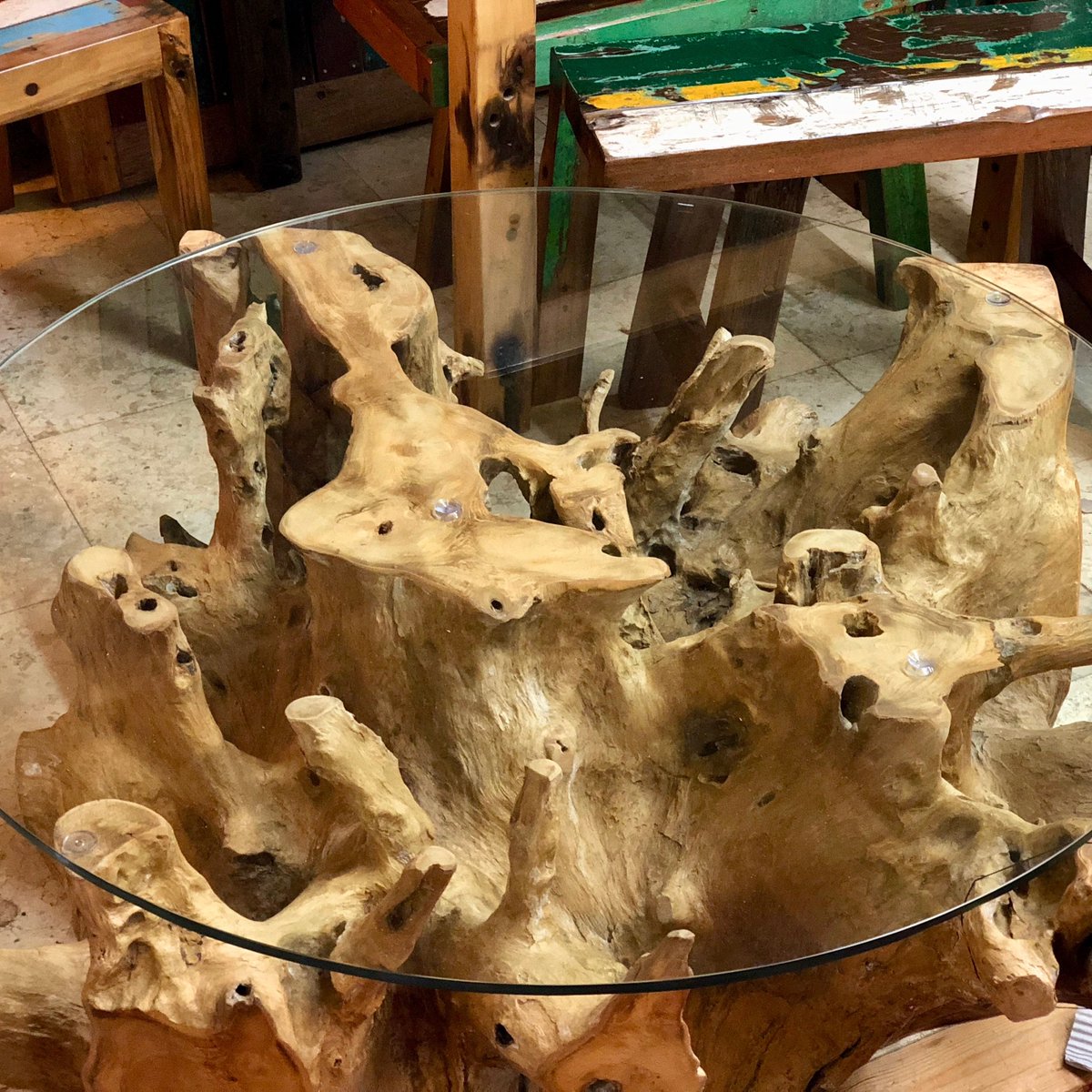 Teak Root Dining Tables now in our January Sale, take a look....

buff.ly/2GrAzlm

#teak #root #diningtable #table #teakroot #saturdaykitchen #furniture #interiordesign #hitchin #beautiful
