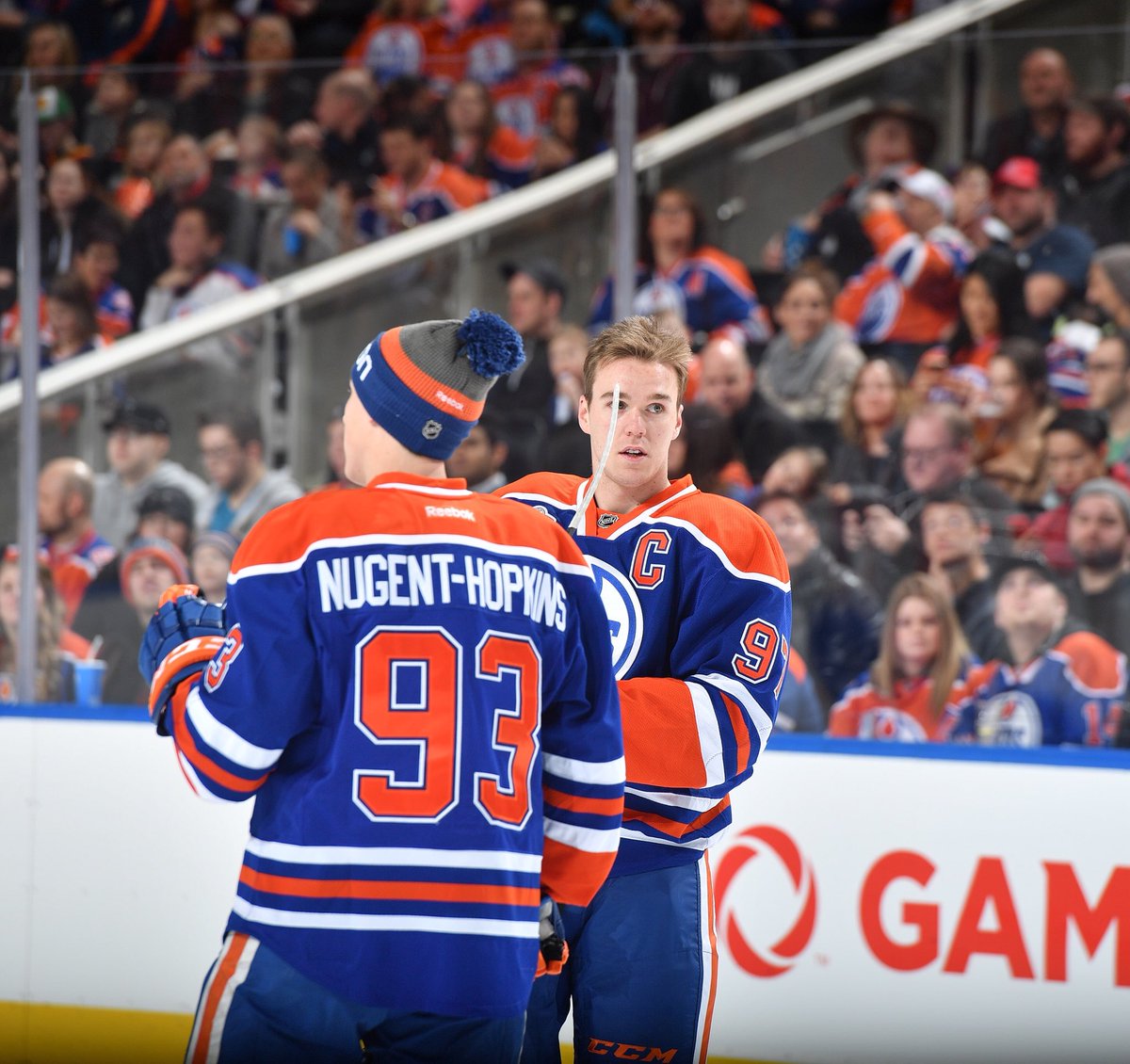 🚨CONTEST🚨
Do you want to attend this weekend’s #OilersSkills inside #RogersPlace! RT &amp; LIKE this post for your chance to win TWO tickets! 💥